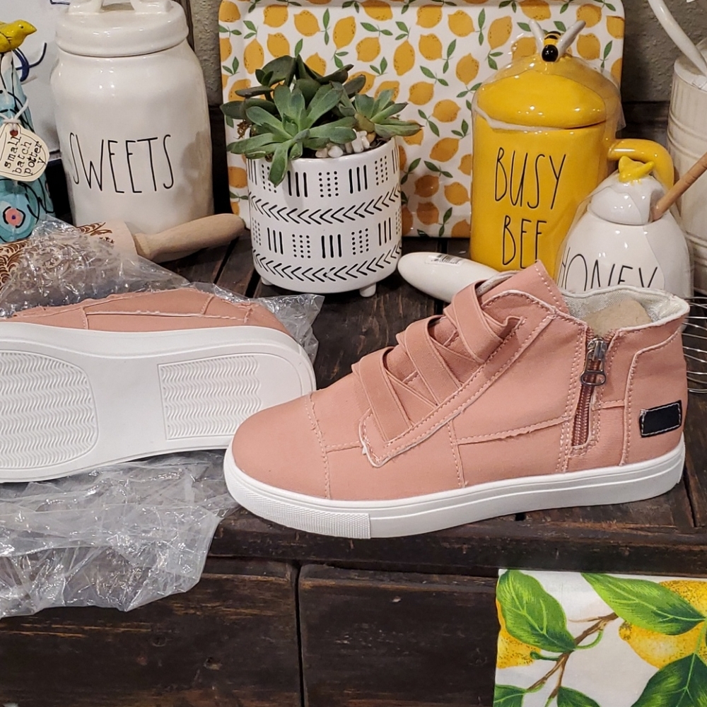 Boutique sneakers